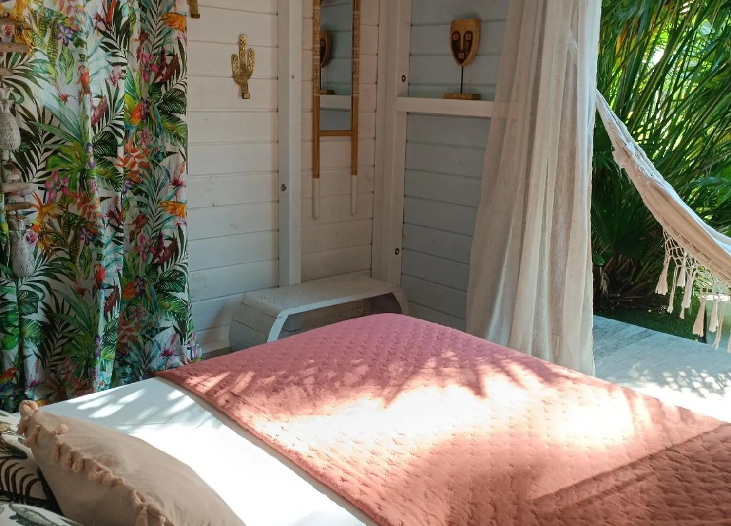 Tiki Paradise Lodge Fwi Sainte-Anne  Hébergement de vacances Sainte-Anne (Grande-Terre)