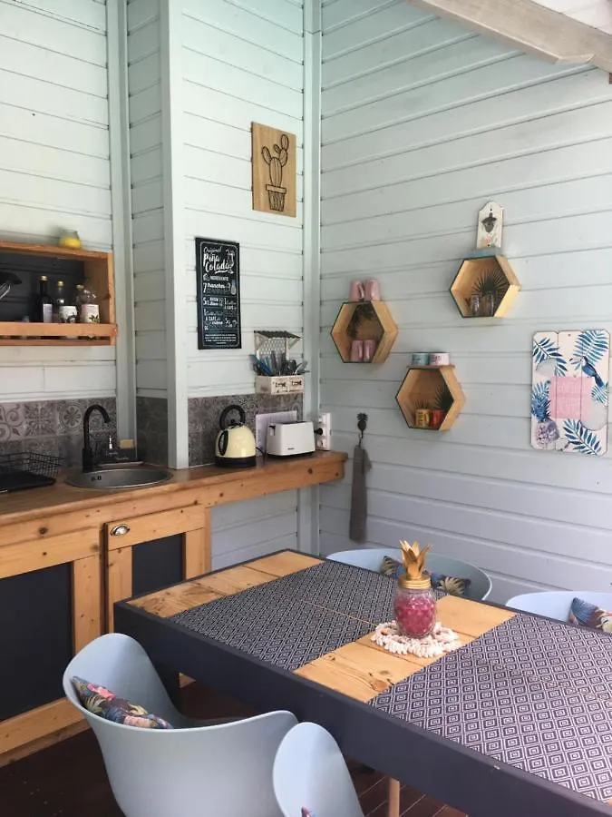 Tiki Paradise Lodge Fwi 圣安尼 0*,  瓜德罗普